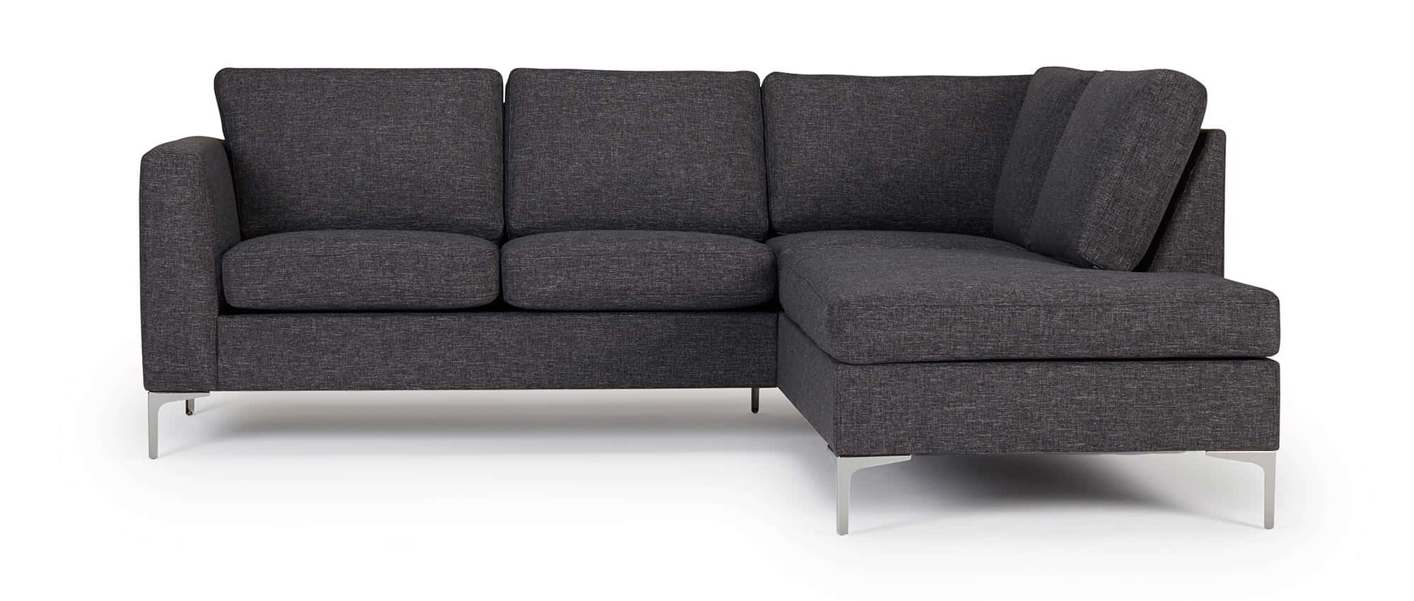 Der Eckanbau kann links oder rechts am Sofa gewählt werden - hier zu sehen rechts am TRELLEBORG 2-Sitzer mit Eckanbau
