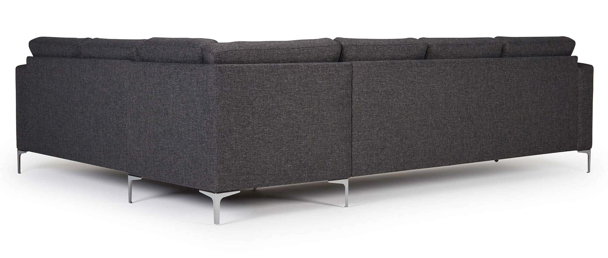Das TRELLEBORG Ecksofa ist auch auf der Rückseite in Ihrer Stoffauswahl bezogen