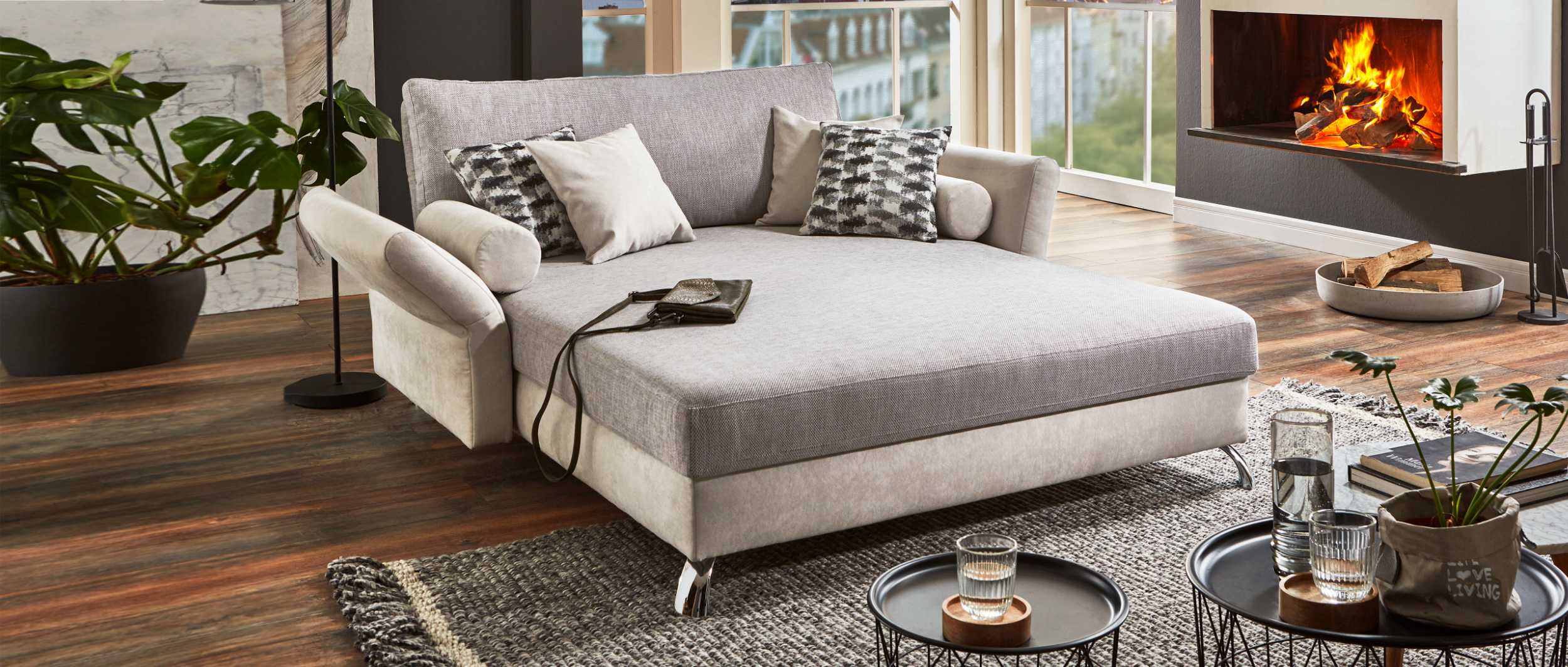 Doppelbett mit 3 verschiedenen Armlehnenvarianten