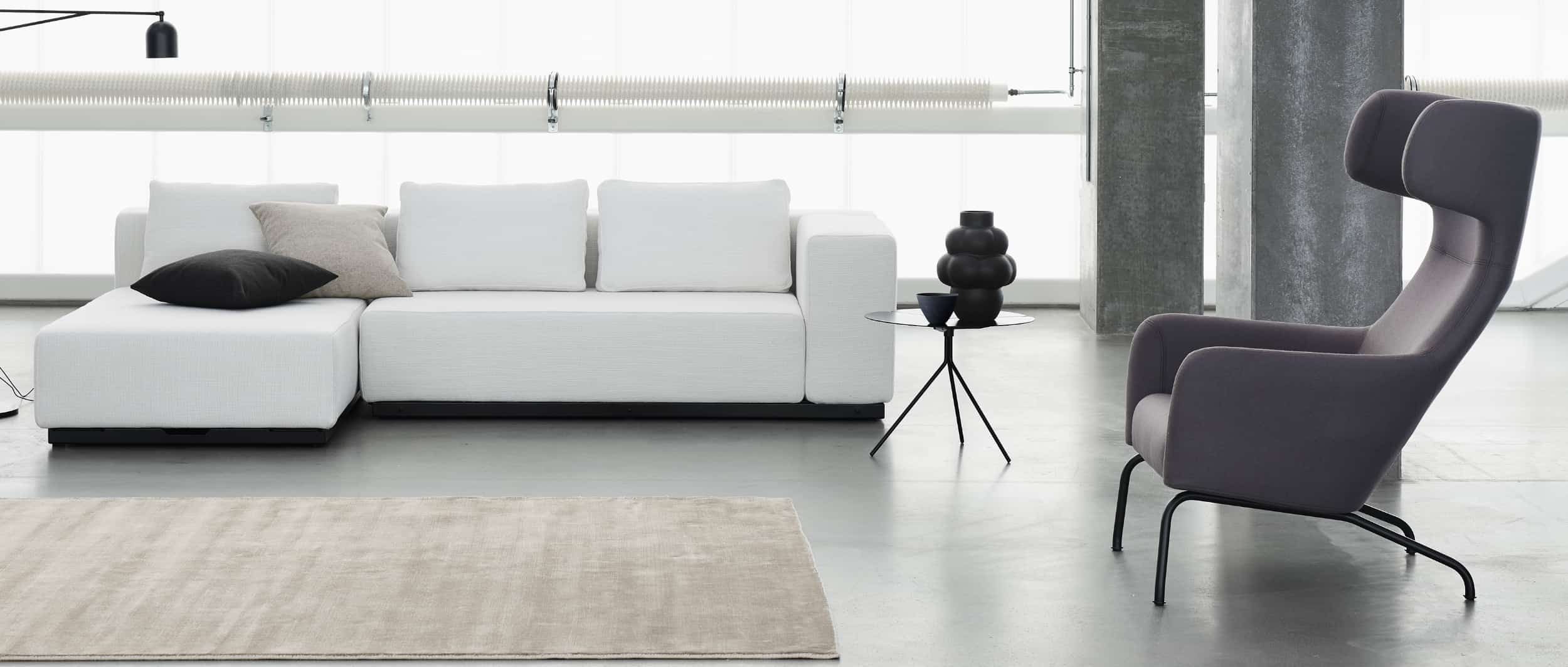 Kombinieren Sie das NEVADA 2 Personen Sofa mit der dazu passenden NEVADA Chaiselounge - hier zusätzlich mit dem Sessel HAVANA von Softline