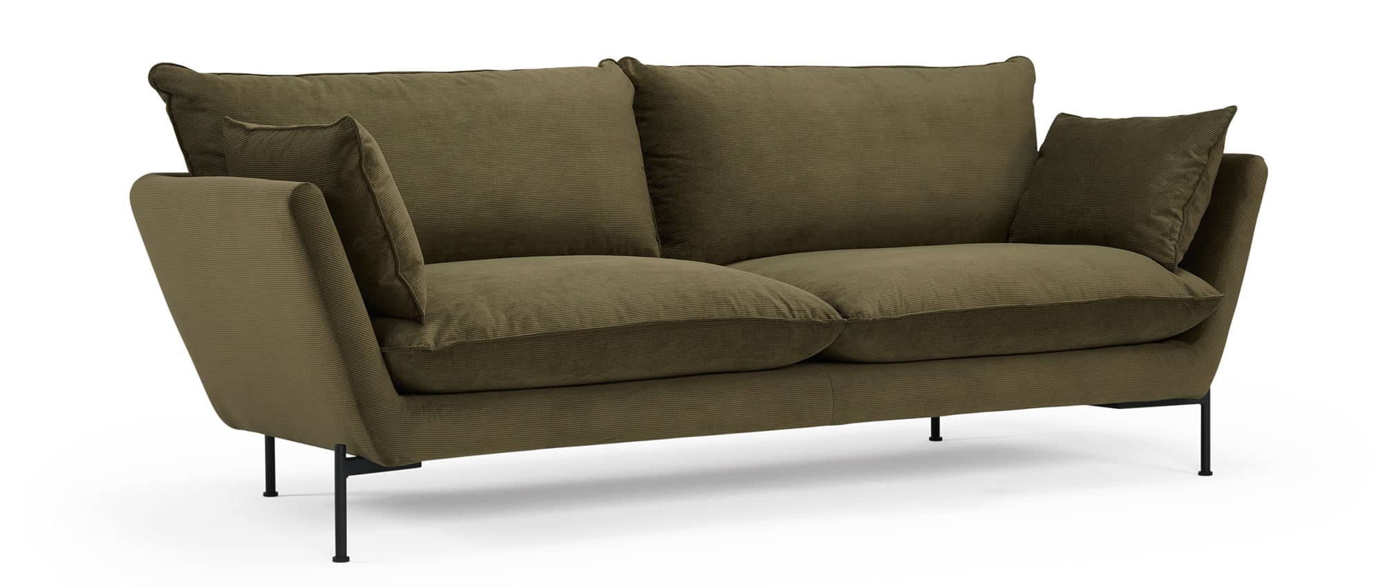 Das Designer Sofa FALUN hier im Cordstoff Cord fein - Pine Green (316) und mit schwarzen Metallfüßen