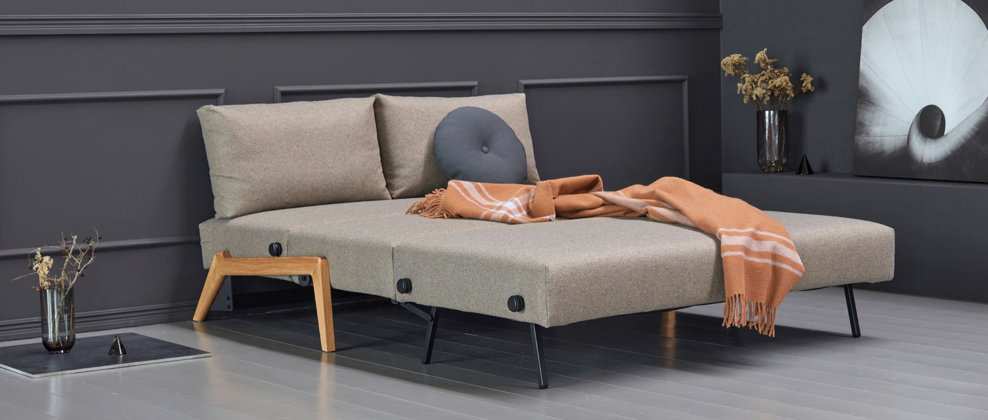 Mit einer Liegefläche von ca. 160x200 cm bietet das CUBED DELUXE  Platz für bis zu 3 Personen