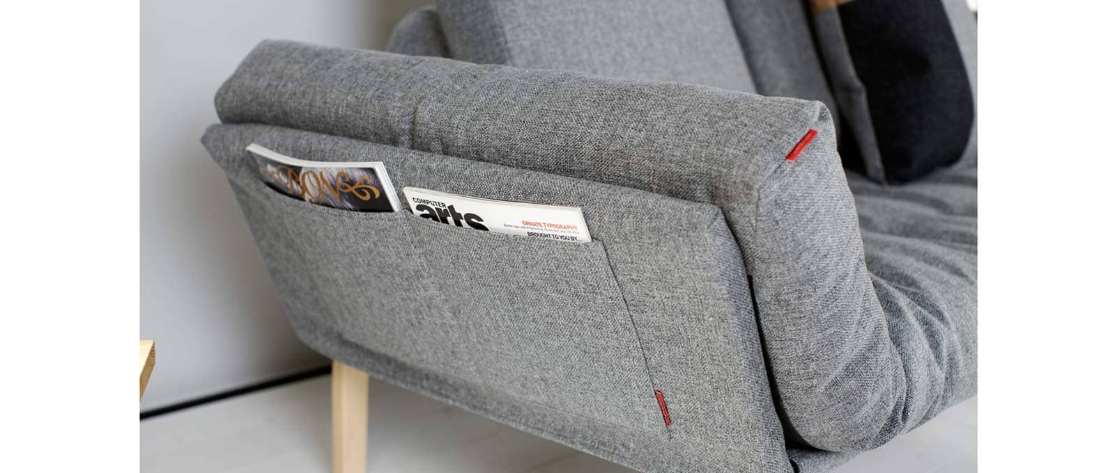 Der Gestellbezug für das Modell ROLLO hat praktische Taschen auf den klappbaren Seitenteilen