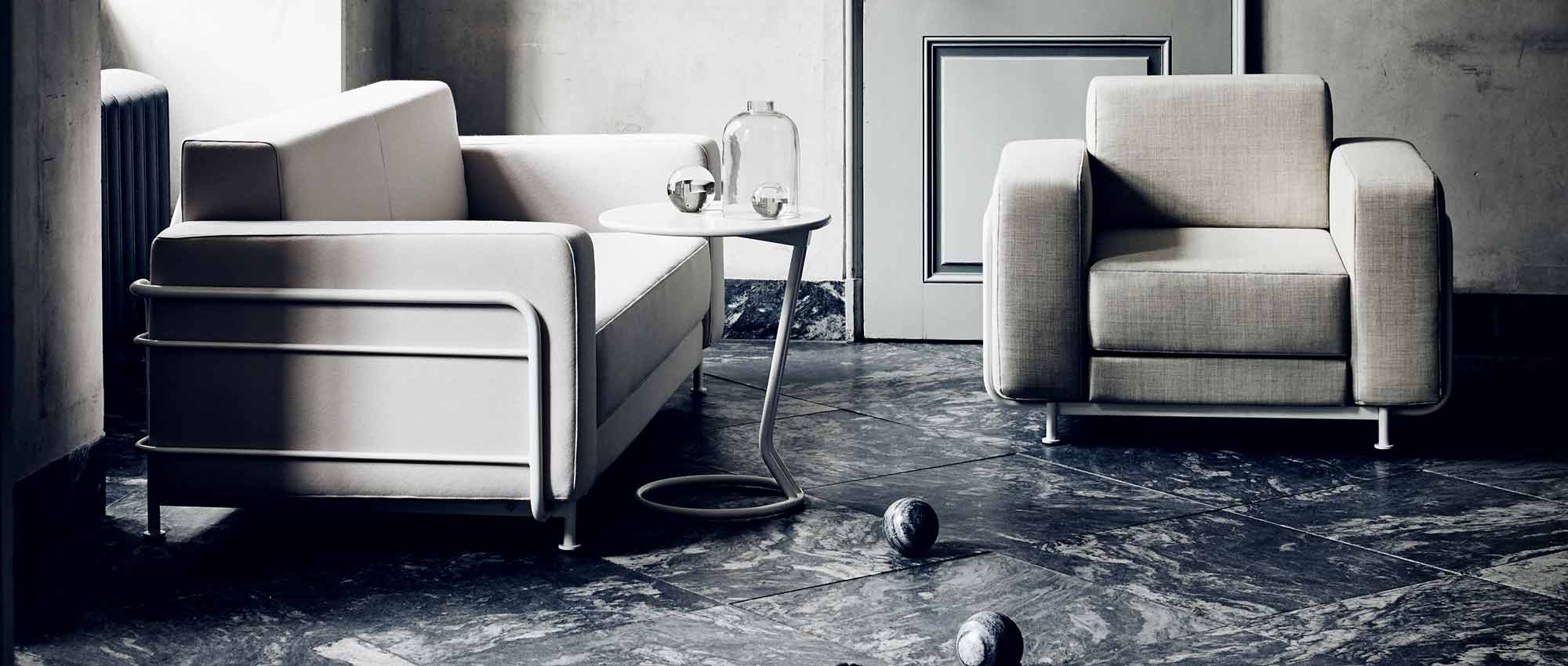 SILVER gibt es als Sofa und Sessel - ideal auch für das Büro oder Arbeitszimmer