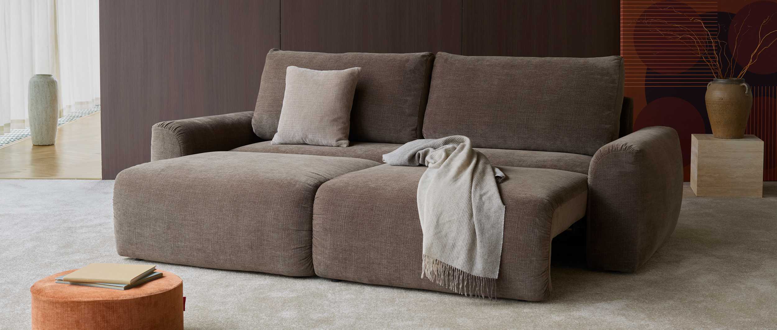 Multifunktionales NORUM Schlafsofa von Innovation mit großzügiger Liegefläche – perfekt als stilvolles Sofa und komfortables Gästebett