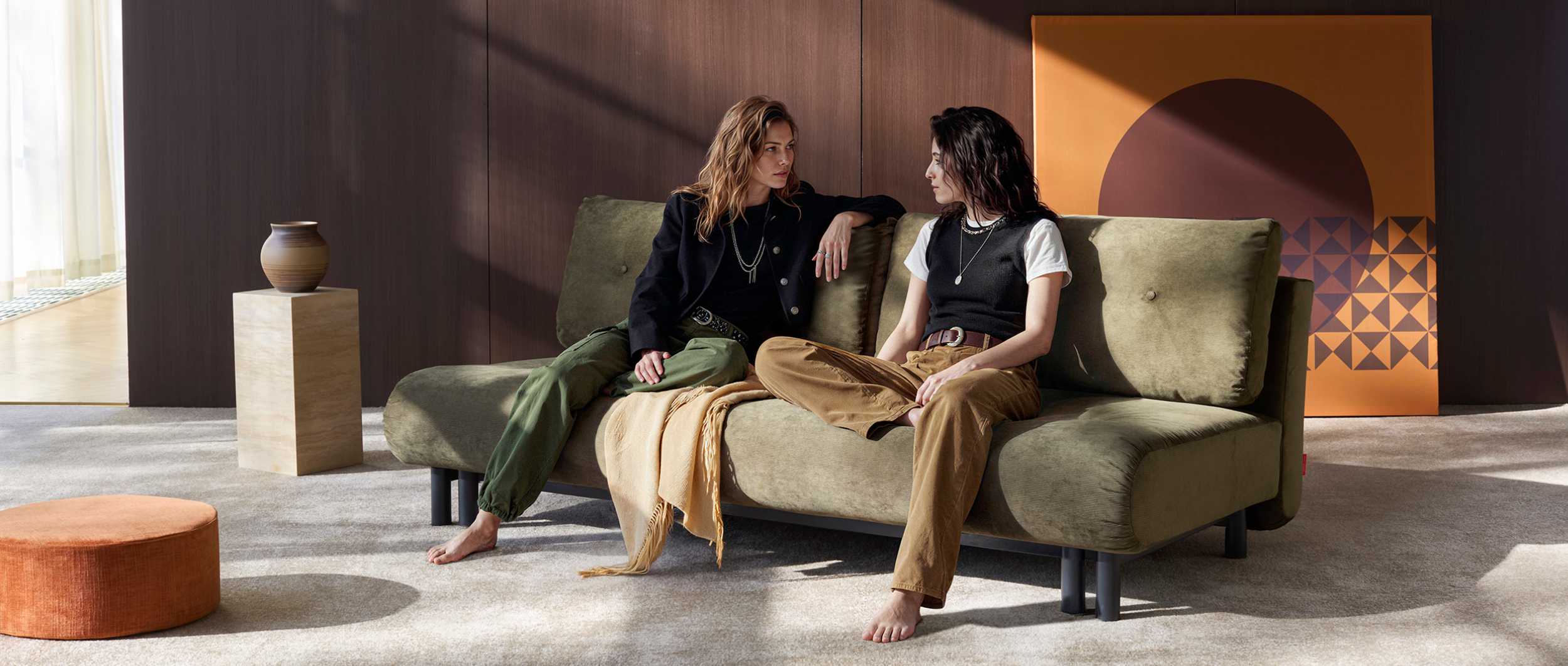 Das NABLI Schlafsofa verbindet Eleganz mit Funktionalität und ist ein Blickfang in jedem Wohnbereich