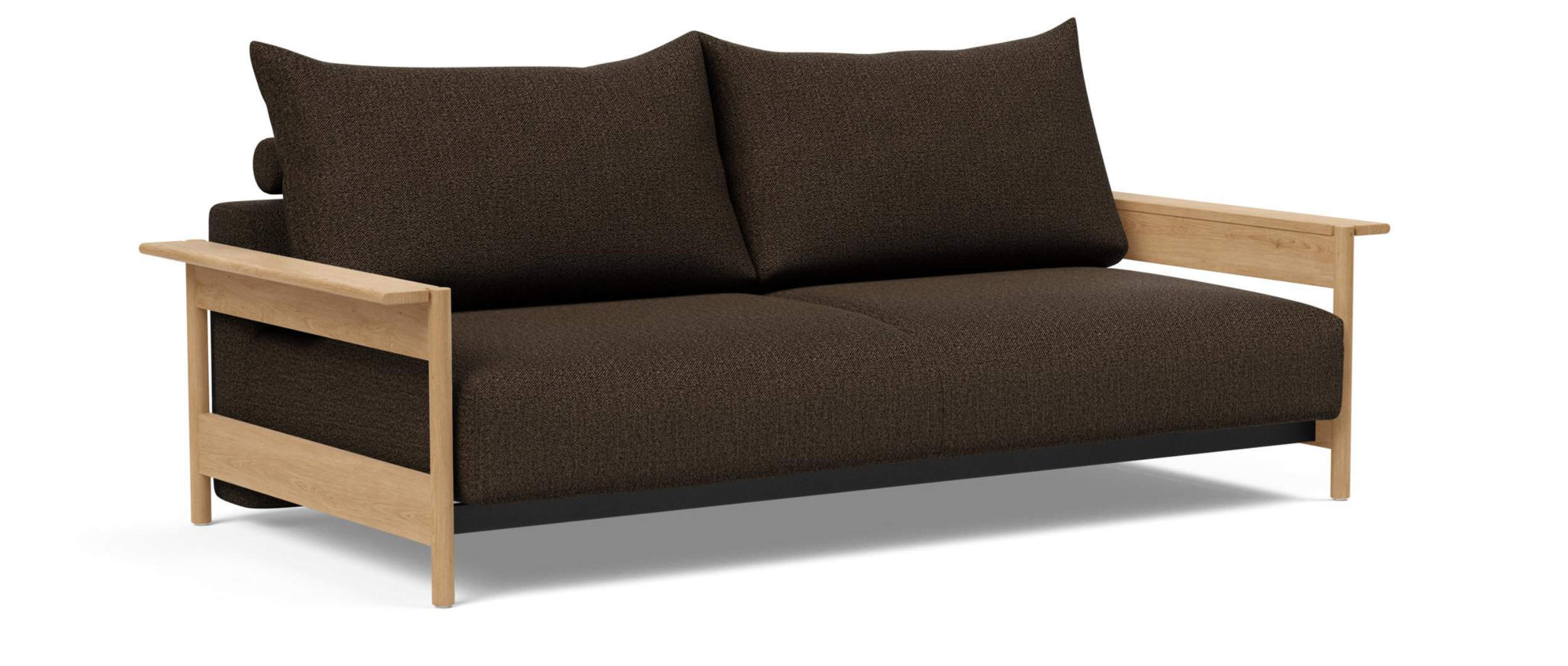 Schlafsofa MALLOY WOOD im Stoff Taura Chocco (358) und mit hellen Holzarmlehnen aus Eiche
