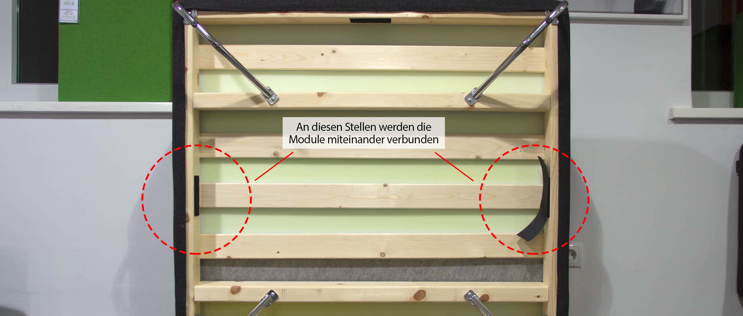 An der Unterseite der Elemente befinden sich Klettflächen, mit denen die Rahmen der Module verbunden werden können