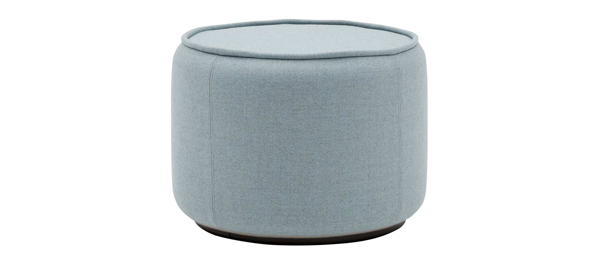Der runde Sitzhocker TOM von Softline hat einen Durchmesser von ca. 52 cm