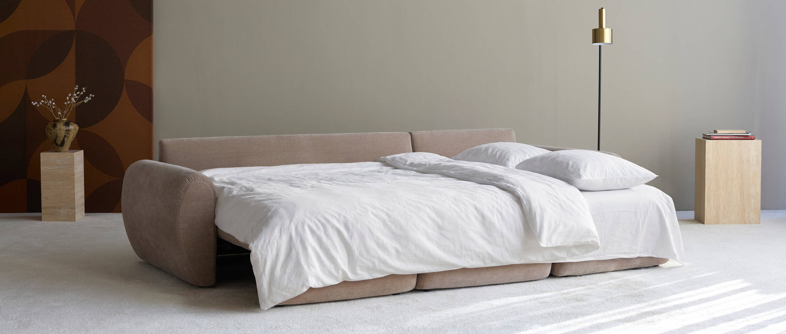 Das NORUM Eckschlafsofa von Innovation bietet als gemütliches Gästebett eine Liegefläche von ca. 140x240 cm
