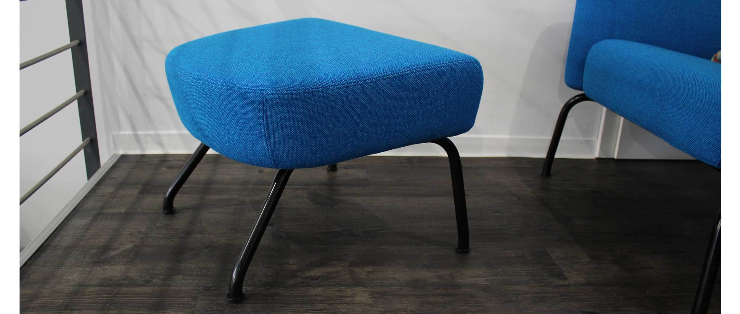 HAVANA Hocker von Softline im Stoff Hallingdal 65 (810) mit schwarzem Metallgestell