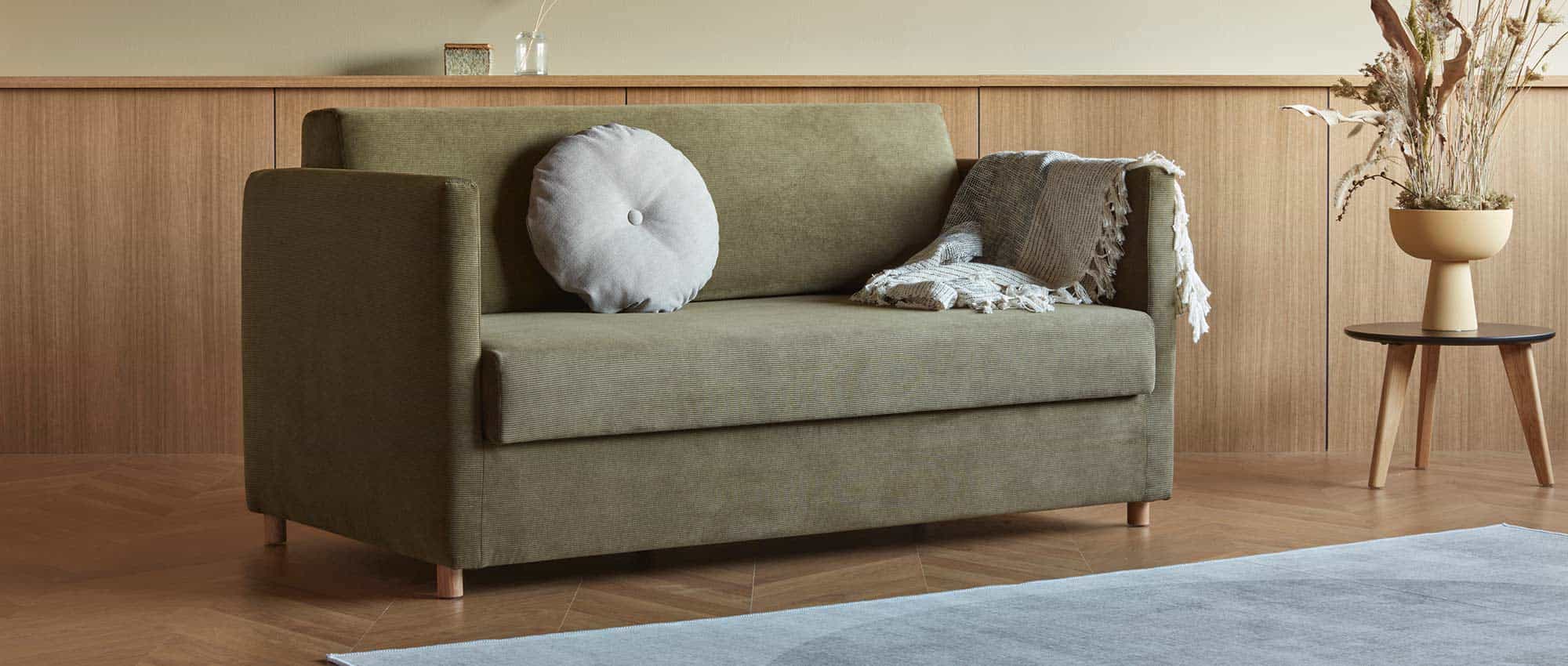 Schlafsofa OLAN von Innovation als Sonderanfertigung im Stoff Cordufine Pine Green (316)