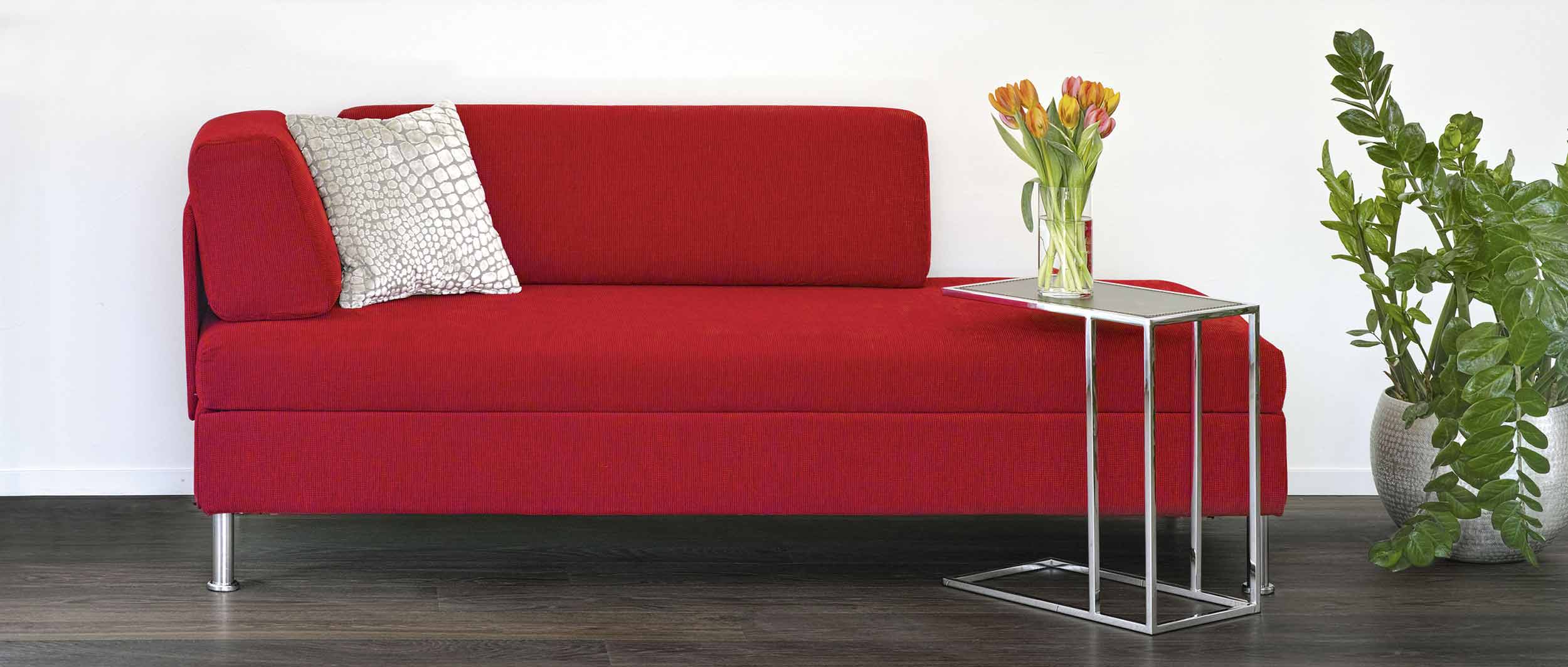 Die Schlafliege DOPPIO mit Chromfüßen und im Stoff Miyaki - Rosso (Rot-Schwarz) - (18/1)