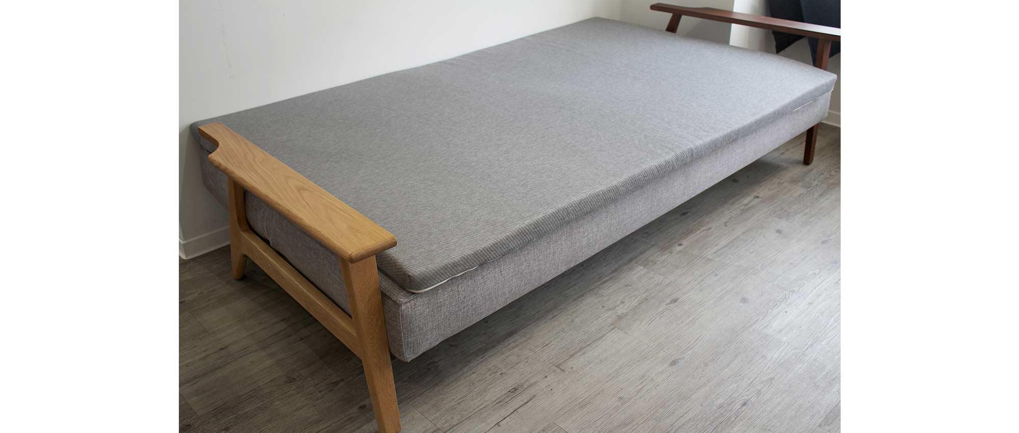 TOPPER DICK - MATRATZENAUFLAGE von Innovation ist die ideale Ergänzung für Ihr SPLITBACK FREJ Schlafsofa