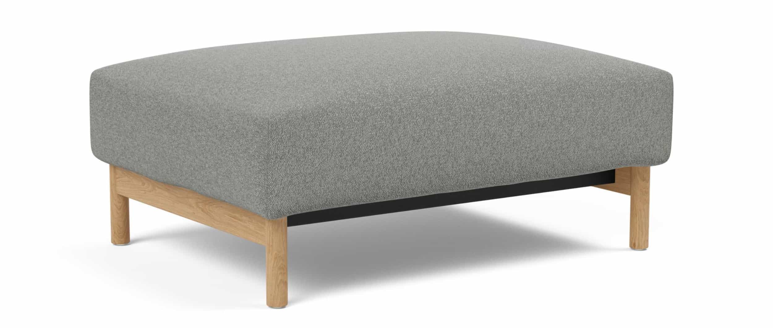 Der Innovation MALLOY WOOD Sitzhocker mit Holzfüßen aus lackierter Eiche als Sonderanfertigung im Stoff Bouclé Ash Grey (533)