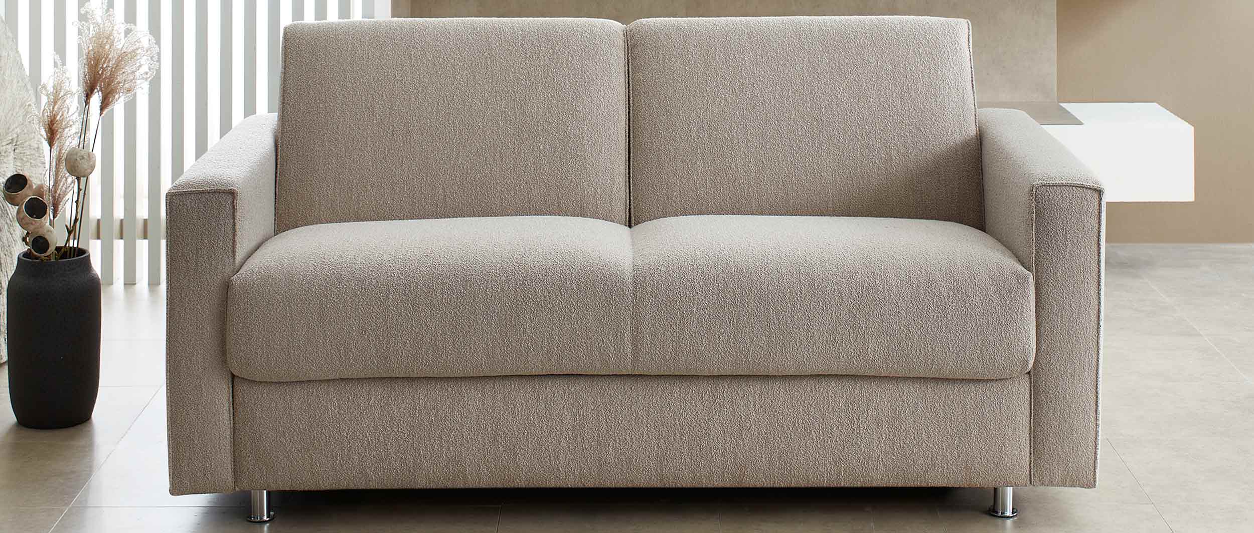 Das Bettsofa MARBURG DELUXE mit breiten Armlehnen Nr. 2 (Breite ca. 16 cm)