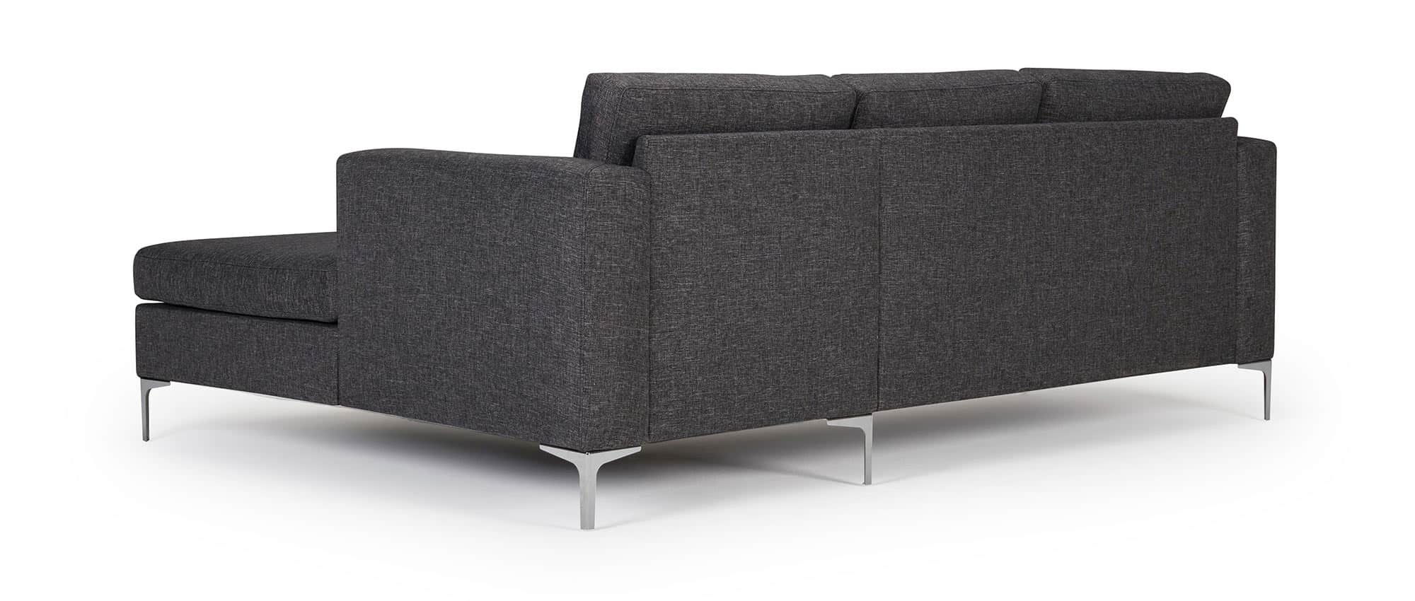 Das TRELLEBORG Ecksofa mit Longchair ist auch auf der Rückseite in Ihrer Stoffauswahl bezogen