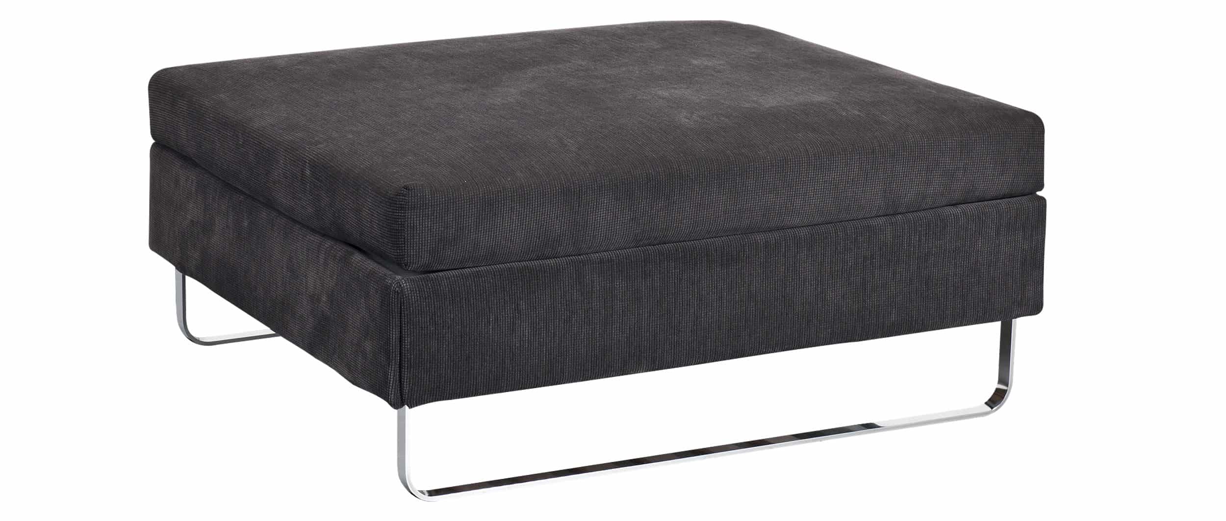 Der Hocker ist auch ganz ohne Kissen nutzbar