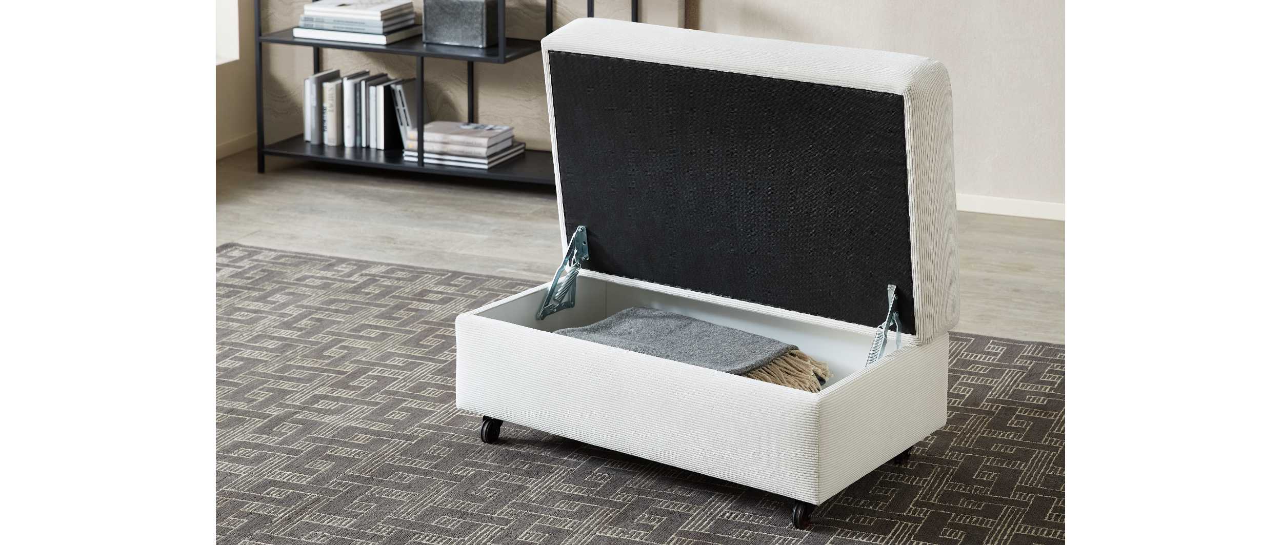 FREIBURG DELUXE Hocker in Cordstoff, mit Stauraum bietet zusätzlichen Platz