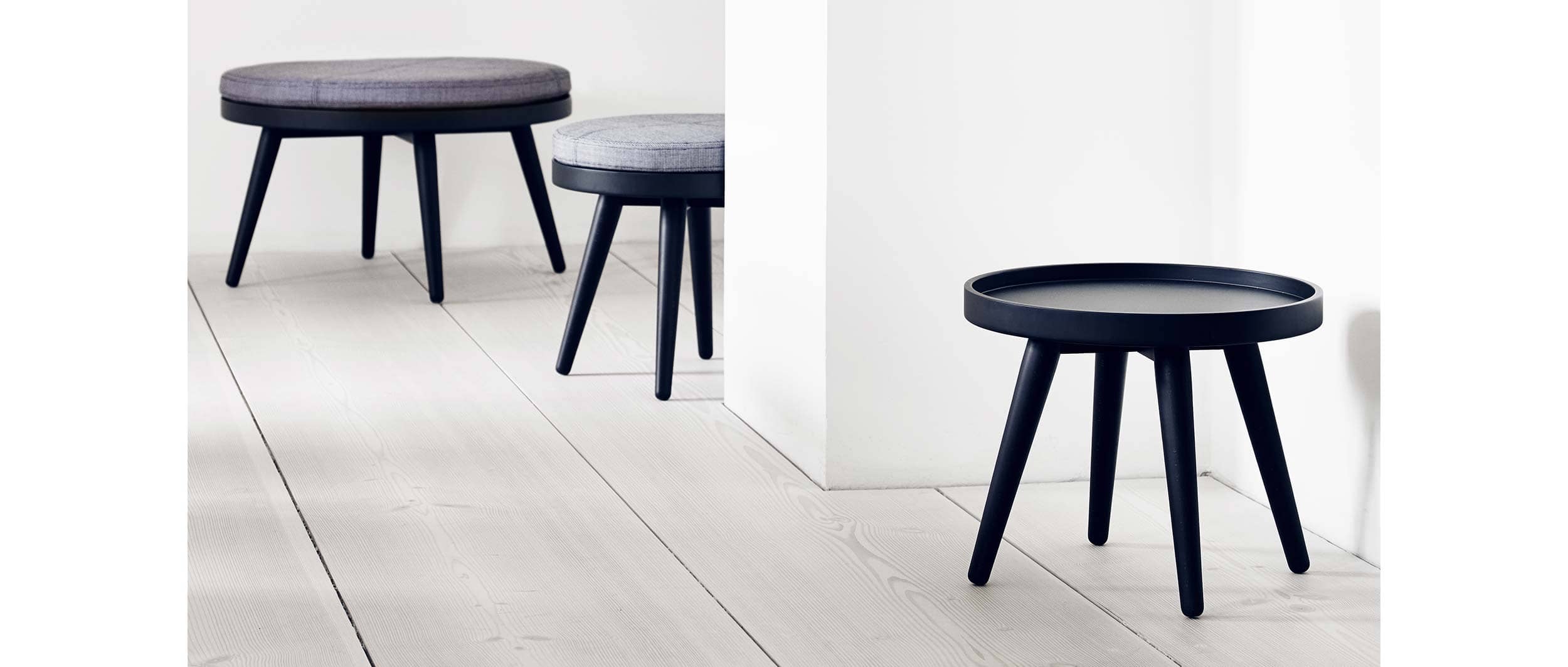 ALMA von Softline ist Sitzhocker und Beistelltisch in einem