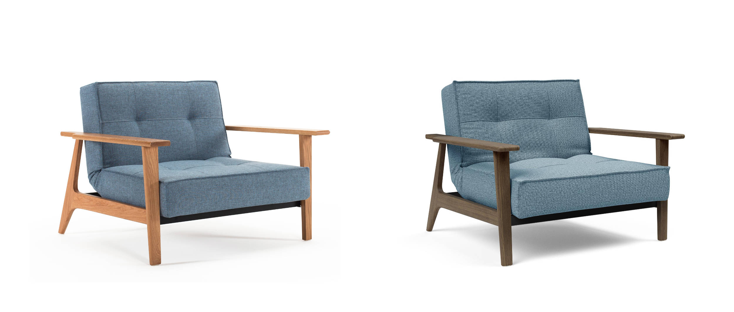 Der Innovation SPLITBACK Sessel mit hellen und dunkelbraunen Holzarmlehnen - links: Frej-Eichenholzarmlehnen, rechts: Frej-Armlehnen in Smoked Oak (Eiche geräuchert)