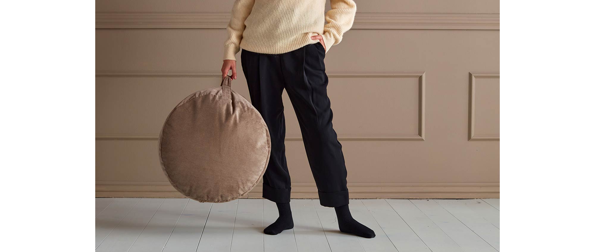 Der Innovation BUTT Sitzsack lässt sich leicht tragen