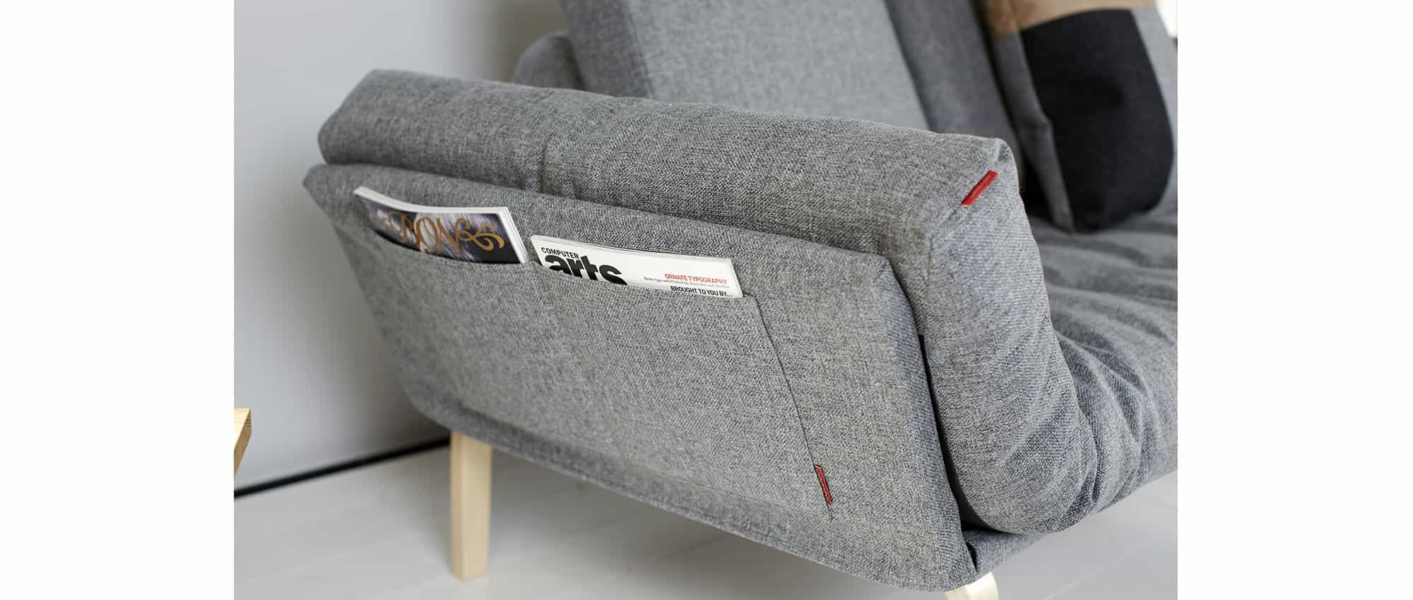 Wenn Sie den Gestellbezug als Zubehör (optional) wählen, haben Sie praktische Taschen für beispielsweise Zeitschriften