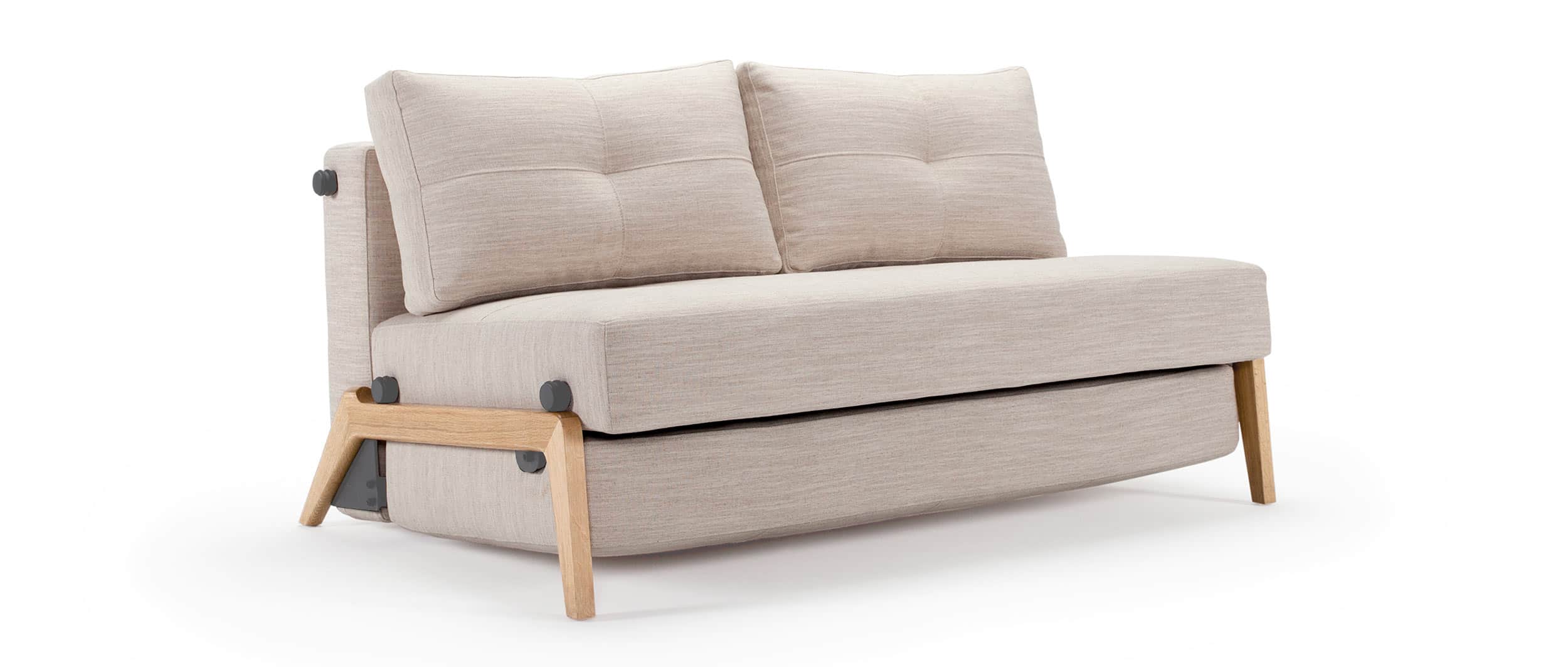 Stoff Blida Linen Sandgrau (612) mit hellen, lackierten Eichenholzbeinen