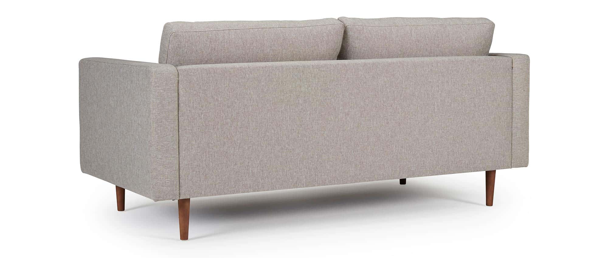 Das HALMSTAD Designer Sofa ist auch auf der Rückseite in Ihrer Stoff- oder Lederauswahl bezogen
