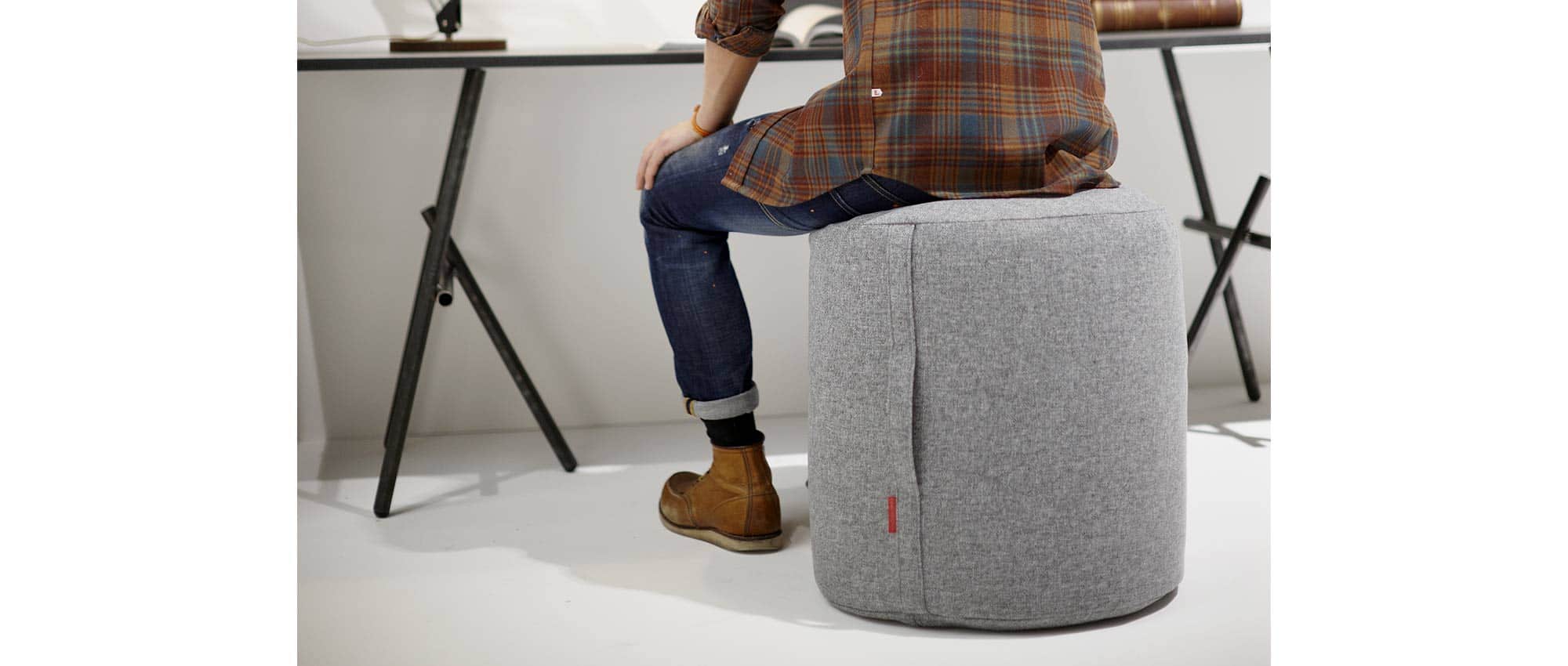 BUTT kann als zusätzlicher Sitzplatz oder auch als Fußhocker genutzt werden