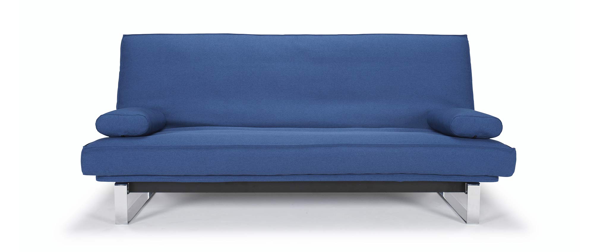 Sharp Style auf dem MINIMUM Schlafsofa mit Gestellbezug für die Sitzfläche (optional) - passende ELLIPSE Kissen gleich hier im Shop mitbestellen