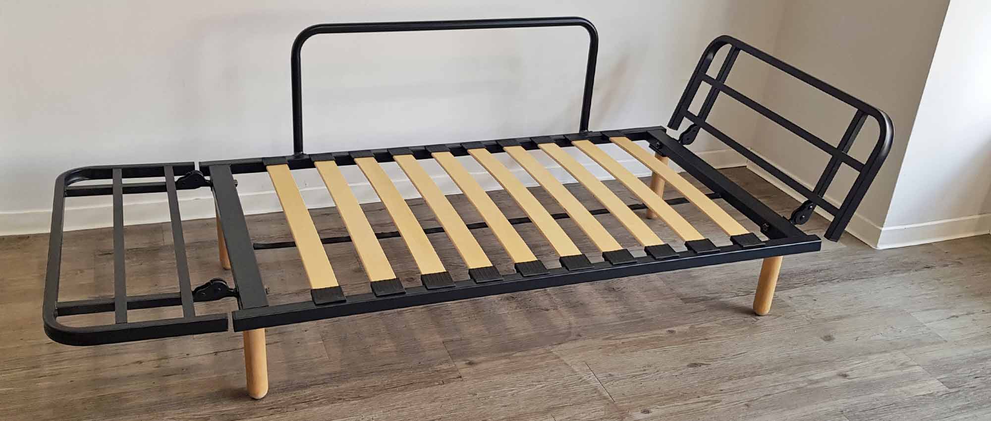 Querschläfer-Schlafsofagestell ROLLO - Gestellbezug, Kissen, Matratze und Rückenrolle sind separat erhältlich. Weitere Gestellvarianten und Informationen finden Sie weiter unten bei den Produktinformationen.